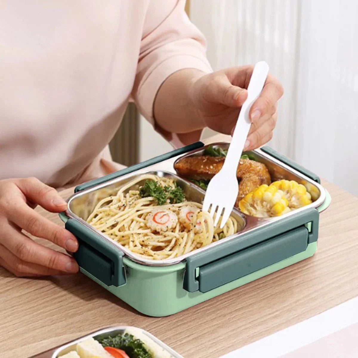 Insulated Meal Container – portable, leak-proof, heat-retaining