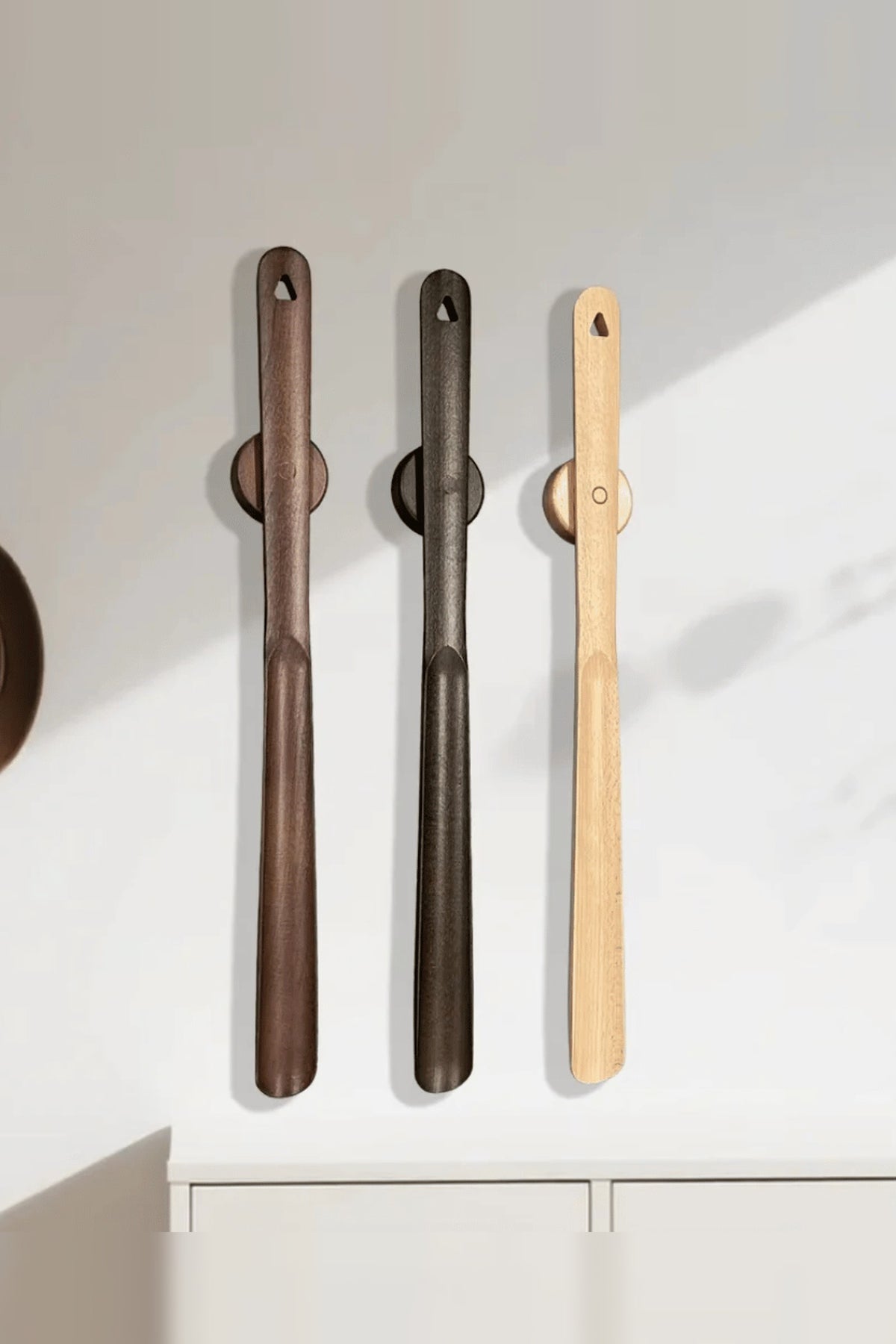 Magnetic Shoe Horn – natural wood design