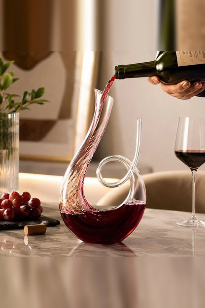 Wine Aerator Carafe – Elegant Spiral for Serving