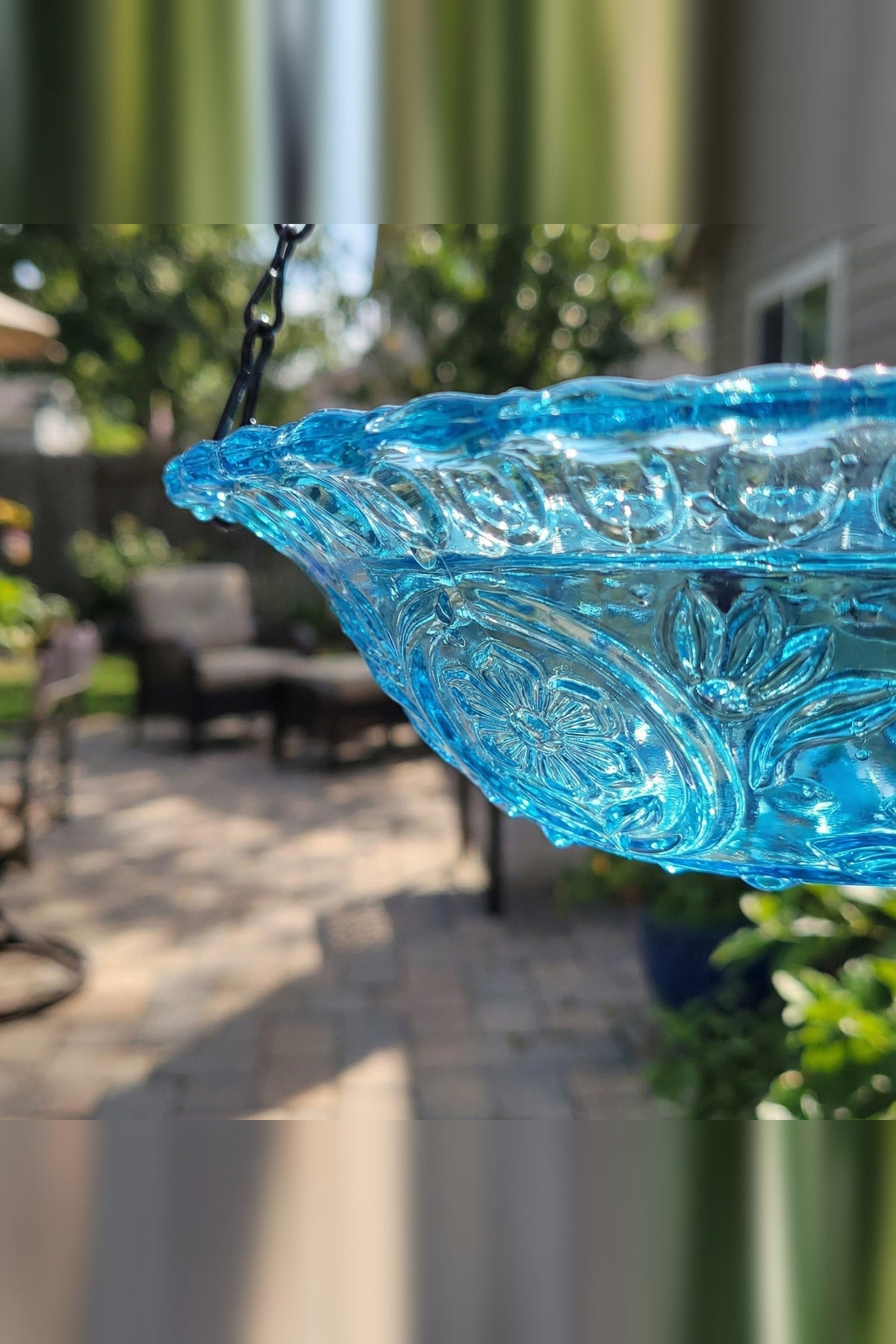 Hanging Bird Bath with Solar Fountain – Glass Bowl on a Chain