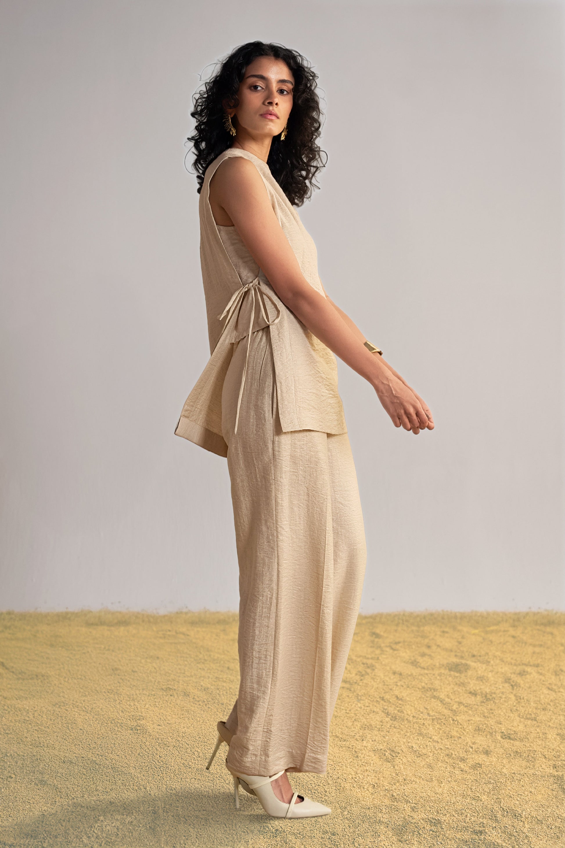 Alora Women's Outfit Silk-Linen Set – Breathable Comfort for Any Occasion 1