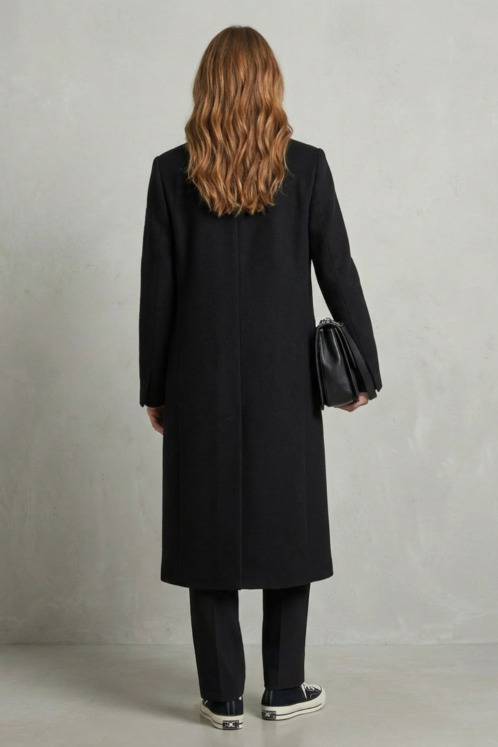 Avenza Wool Overcoat – Timeless Herringbone Warmth 3