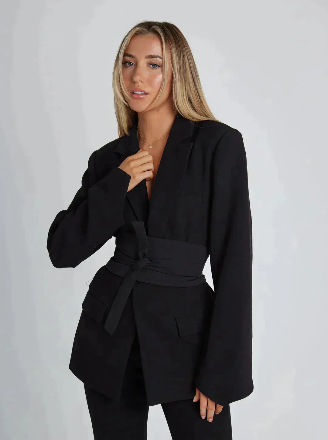 Kira Damenblazer mit Gürtel – Stilvoller Schnitt für Vielseitige Outfits 5