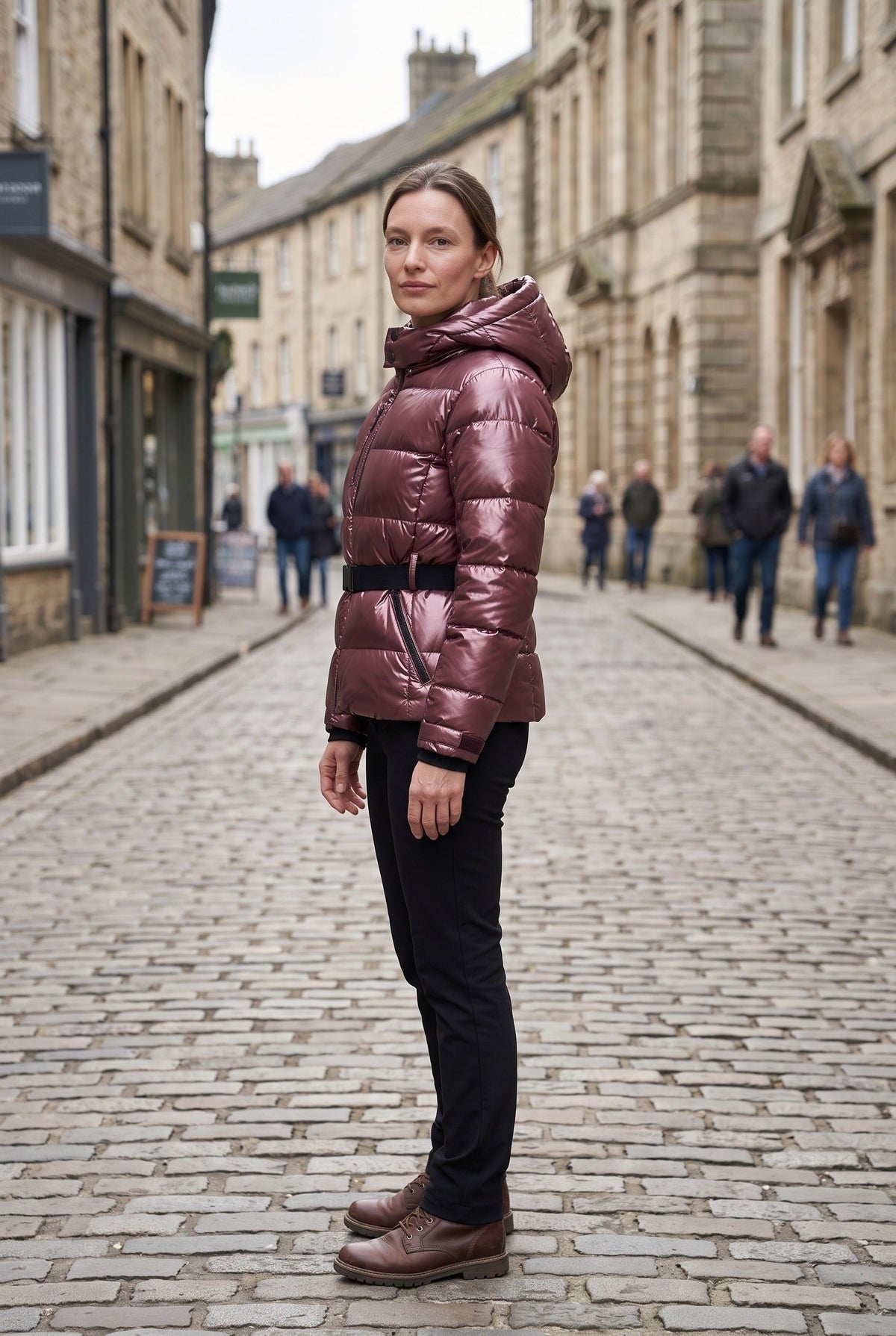 Liora Women's Ski Puffer Jacket – Fitted Design with Removable Belt for Warmth 3