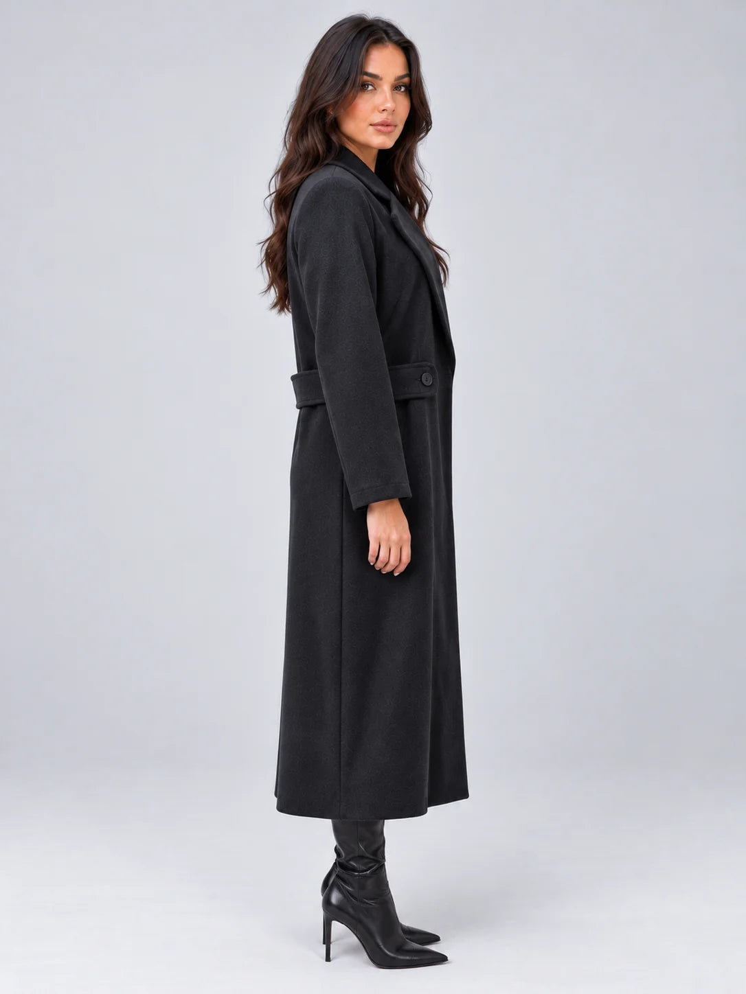 Longline Tailored Women’s Coat – Sophisticated Elegance for Winter Days 2