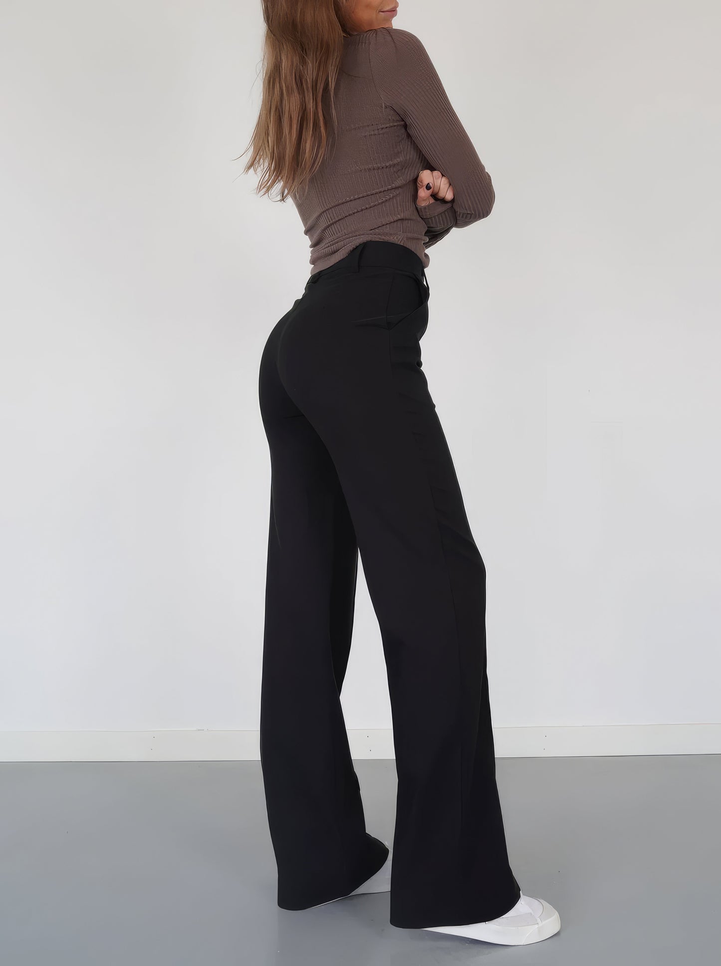 Luxe Women's Wide Leg Pants – Chic Comfort for Any Occasion 1