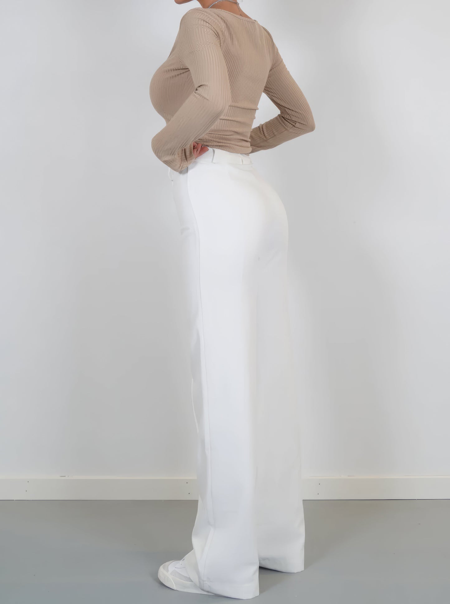 Luxe Women's Wide Leg Pants – Chic Comfort for Any Occasion 3