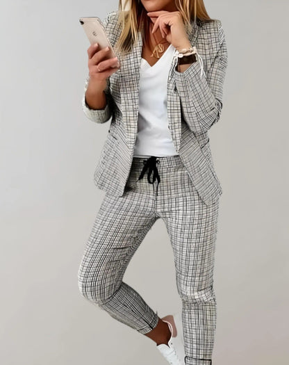Nora Women's Suit Set – Tailored Jacket and Trousers for Office Elegance 3