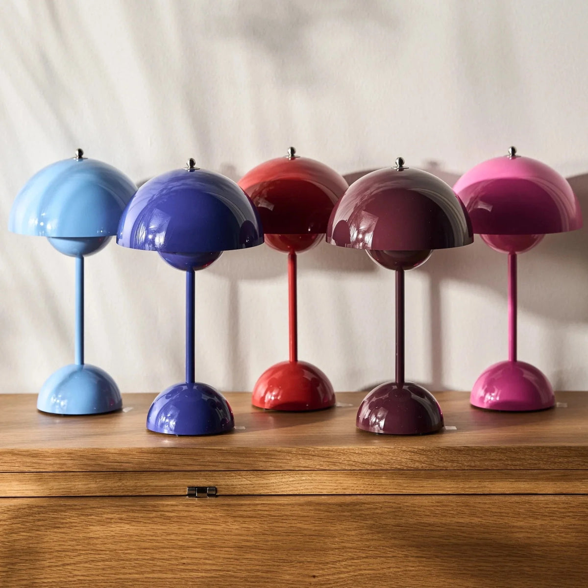 Hemisphere Table Lamp – rechargeable, dimmable, warm white light