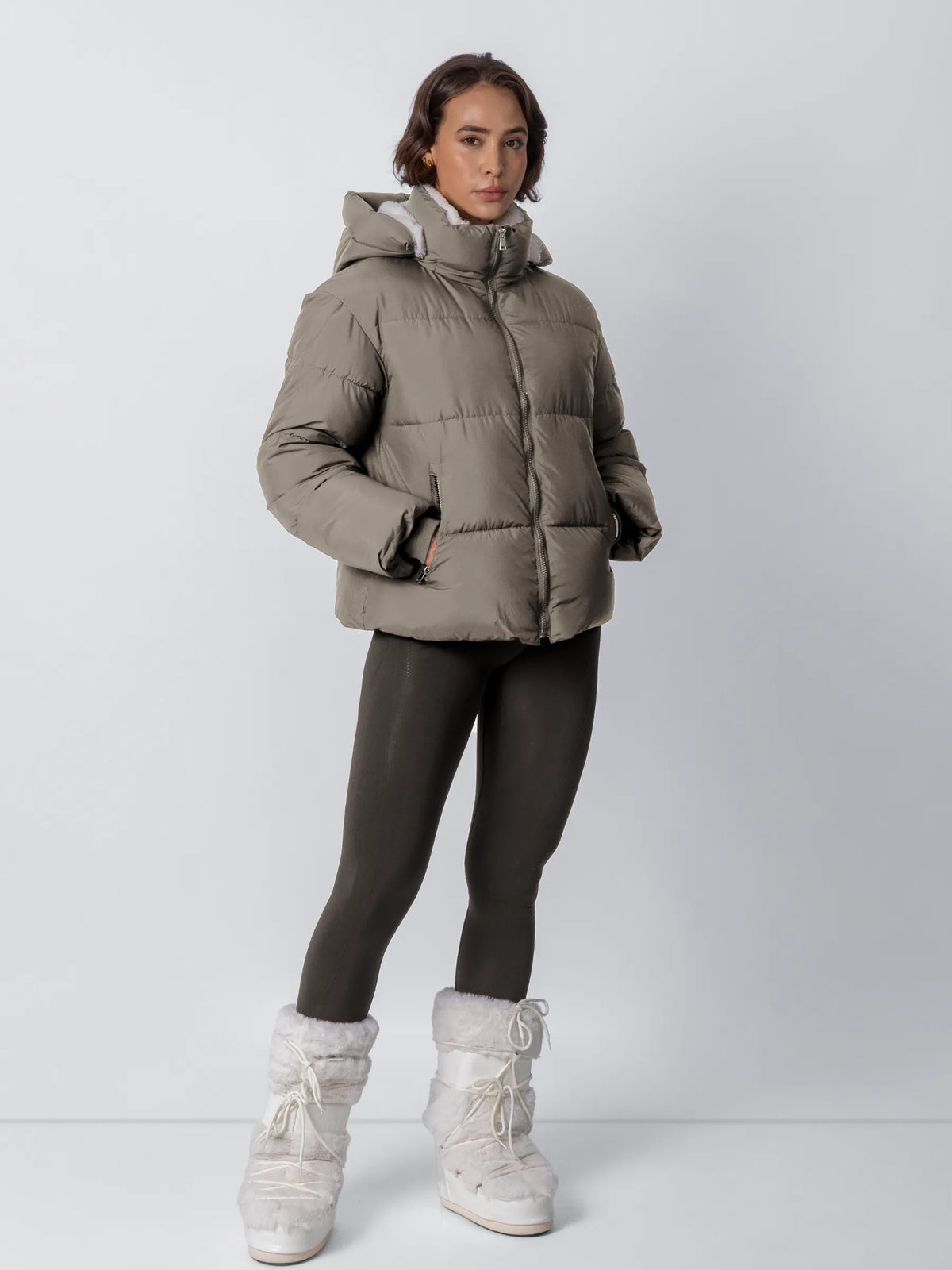 Jacket Women - Short Puffer with Removable Hood