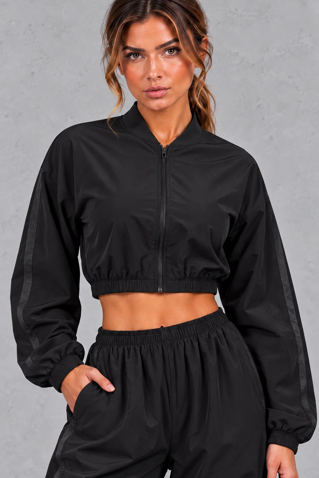 Set Women - Cropped Zip-Up Jacket and Wide Leg Trousers