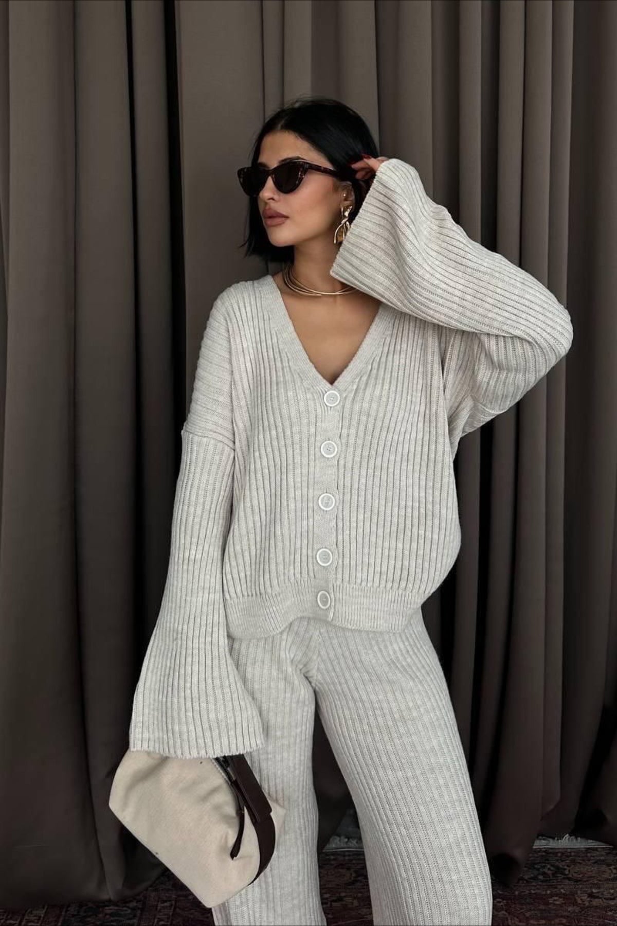 Set Women - Two-Piece Ribbed Knit Outfit with Button Front Cardigan and Wide Leg Trousers