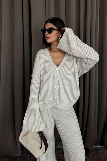 Set Women - Two-Piece Ribbed Knit Outfit with Button Front Cardigan and Wide Leg Trousers