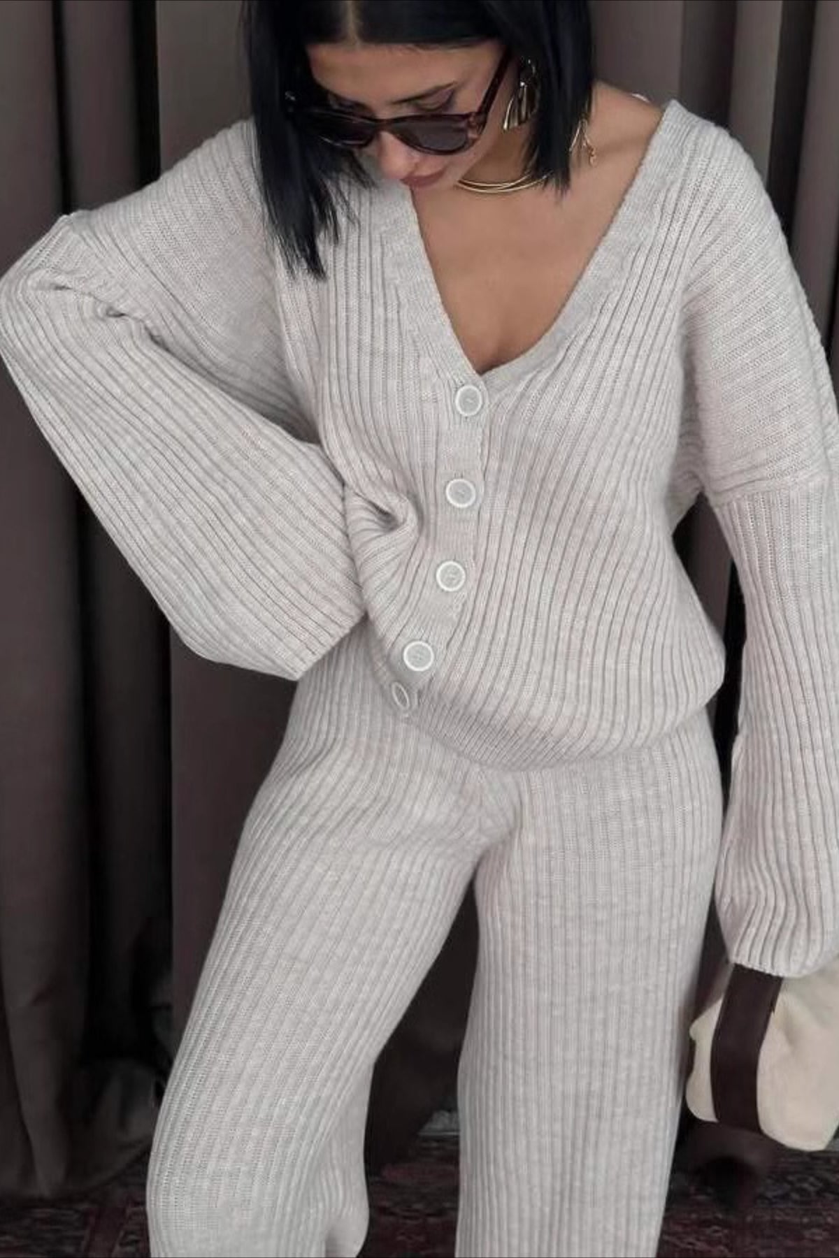 Set Women - Two-Piece Ribbed Knit Outfit with Button Front Cardigan and Wide Leg Trousers