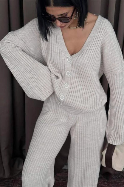 Set Women - Two-Piece Ribbed Knit Outfit with Button Front Cardigan and Wide Leg Trousers