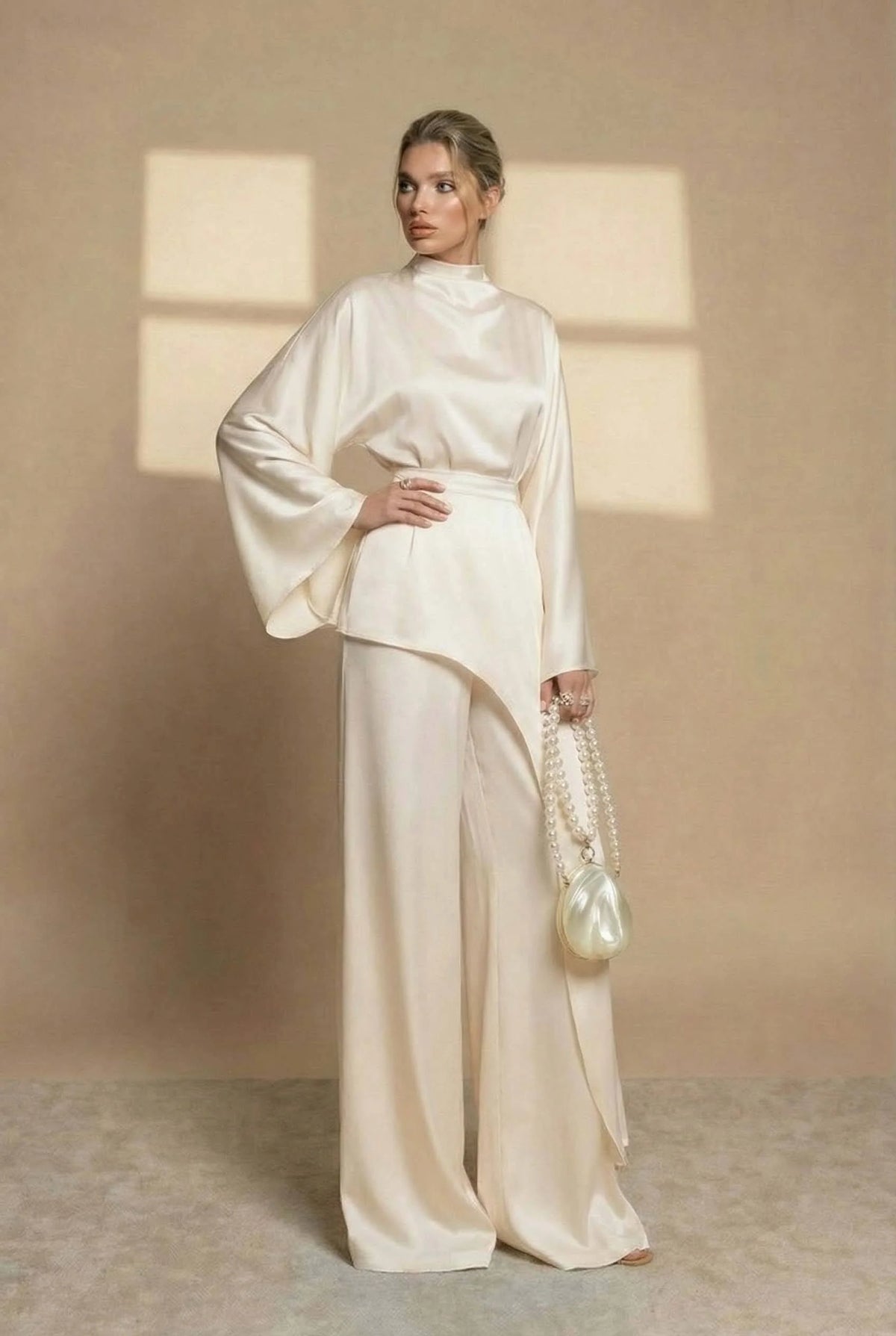 Set Women - Two-Piece Satin Evening Outfit with High Neck Top and Wide Leg Trousers