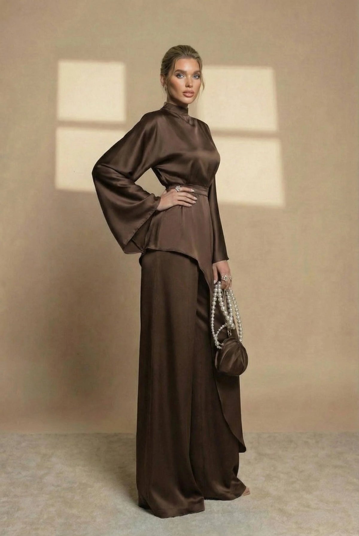 Set Women - Two-Piece Satin Evening Outfit with High Neck Top and Wide Leg Trousers