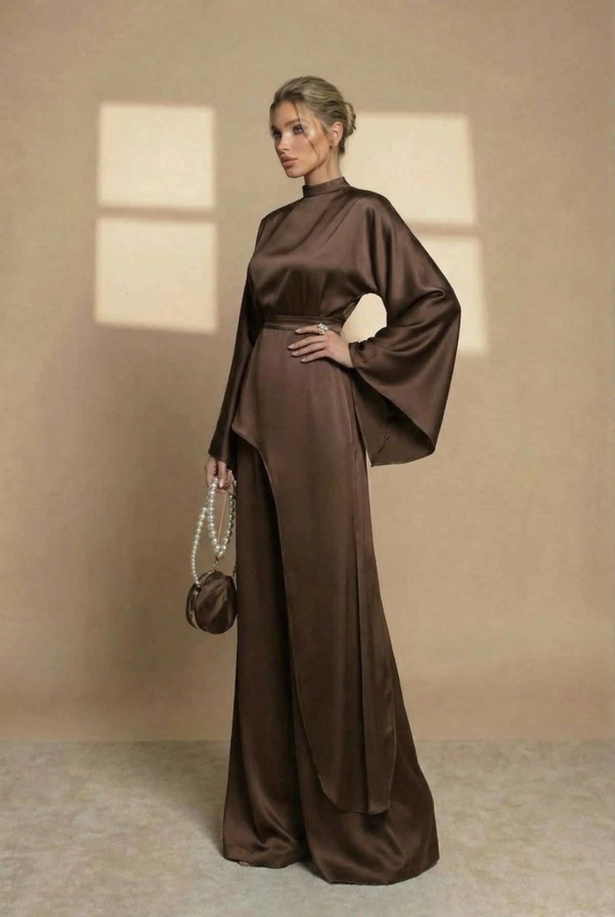Set Women - Two-Piece Satin Evening Outfit with High Neck Top and Wide Leg Trousers