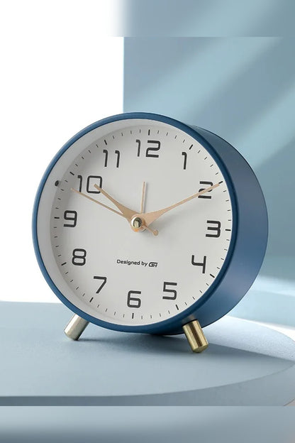 Silent Table Clock – Scandinavian design, minimalist metal