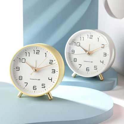 Silent Table Clock – Scandinavian design, minimalist metal