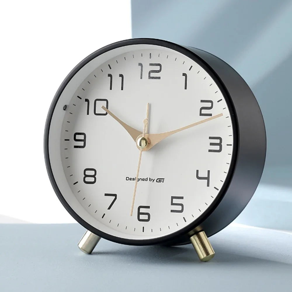 Silent Table Clock – Scandinavian design, minimalist metal