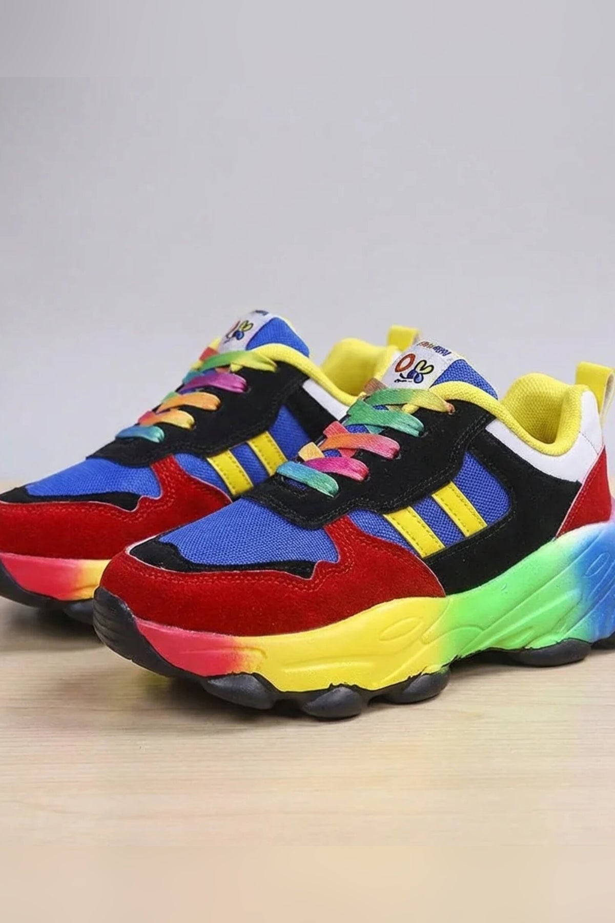 Sneakers Women - Chunky Trainers with Rainbow Sole