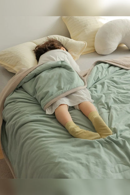 Sofa throw – reversible microfibre, lightweight two-tone blanket