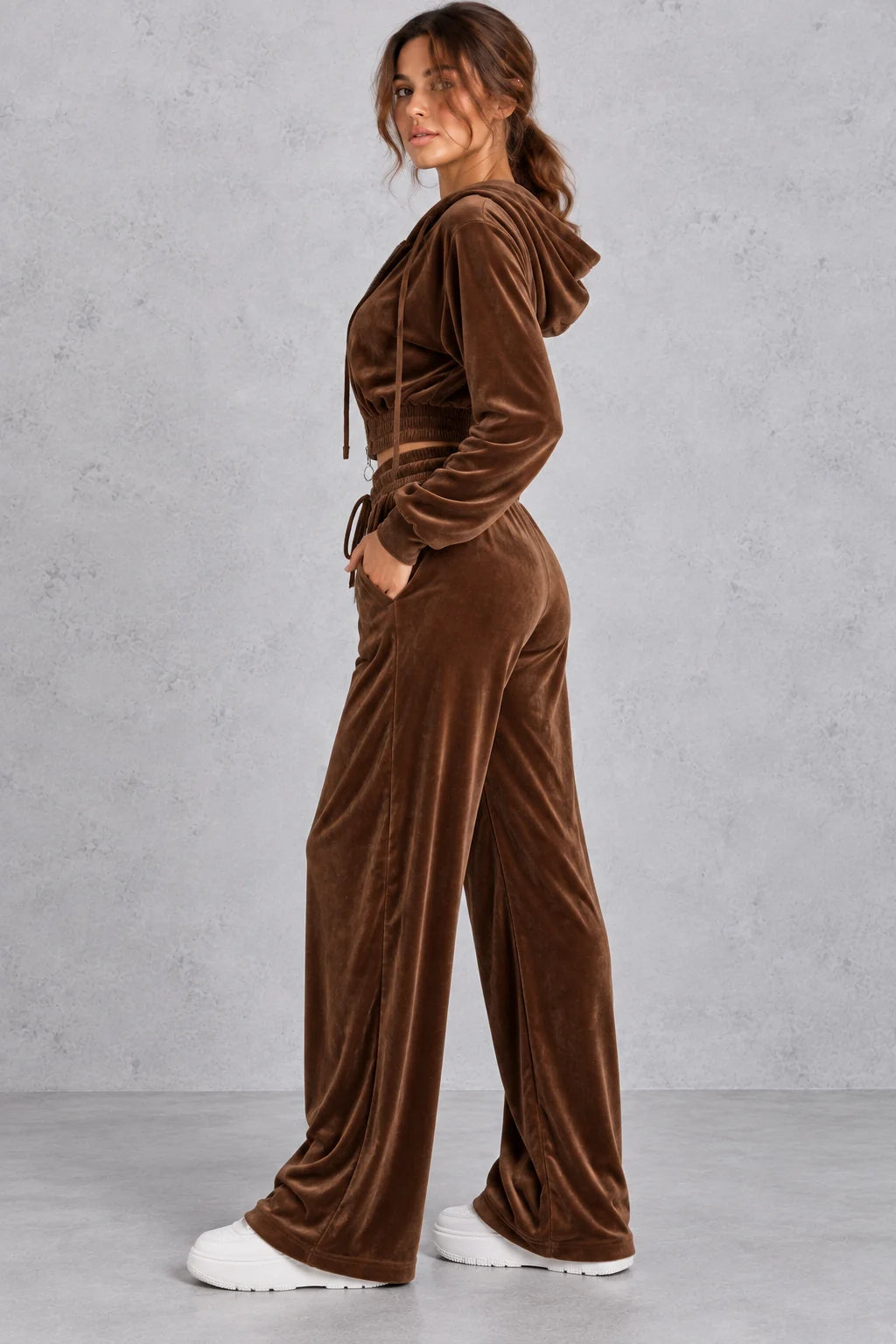 Tracksuit Women - Velvet Cropped Set with Hood and Wide Leg