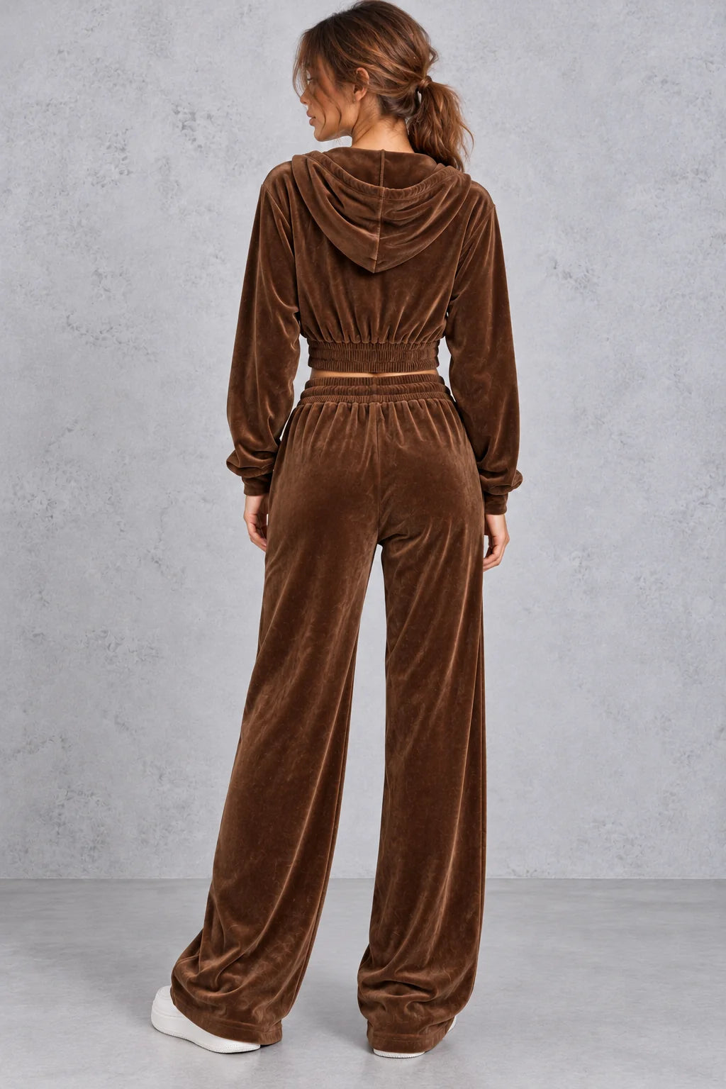 Tracksuit Women - Velvet Cropped Set with Hood and Wide Leg