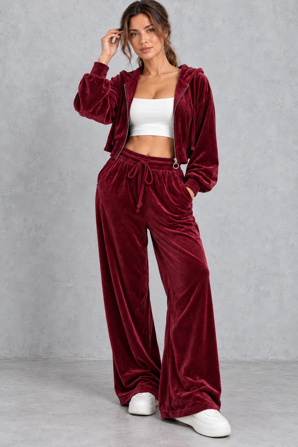 Tracksuit Women - Velvet Cropped Set with Hood and Wide Leg