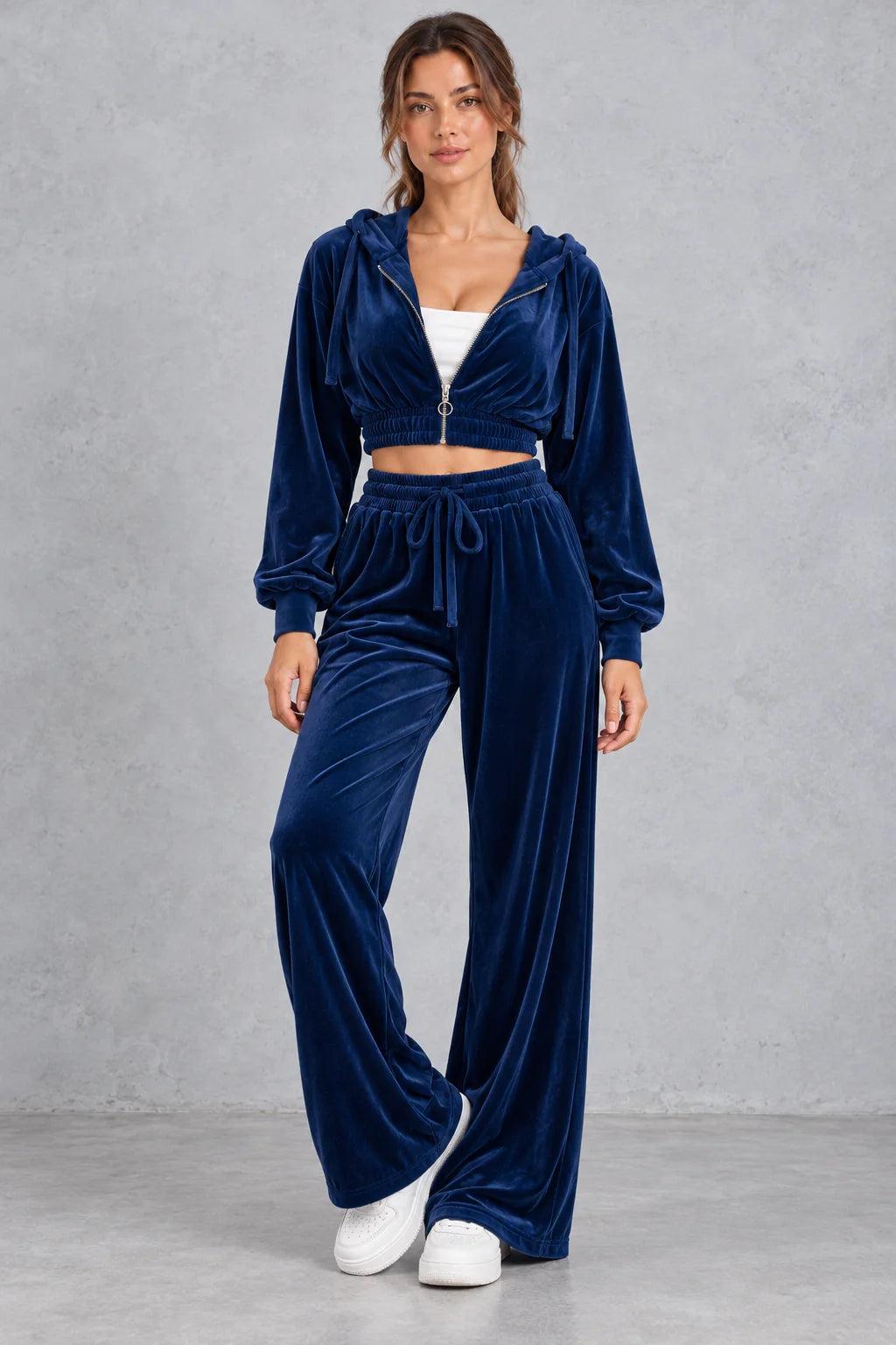 Tracksuit Women - Velvet Cropped Set with Hood and Wide Leg