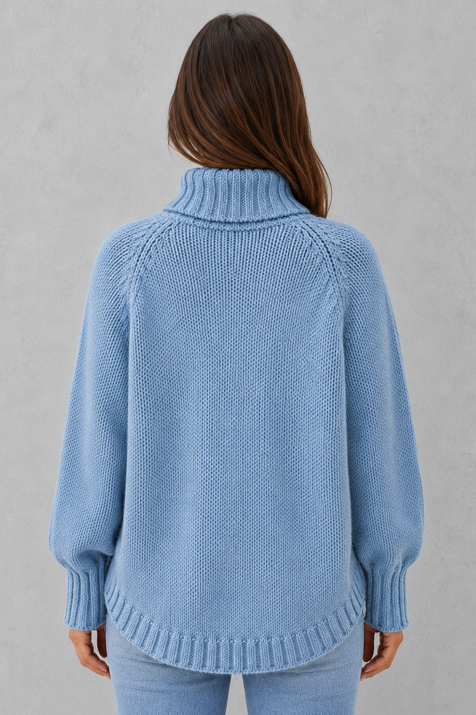 Sweater Women - Chunky Cable Roll Neck Jumper with Curved Hem